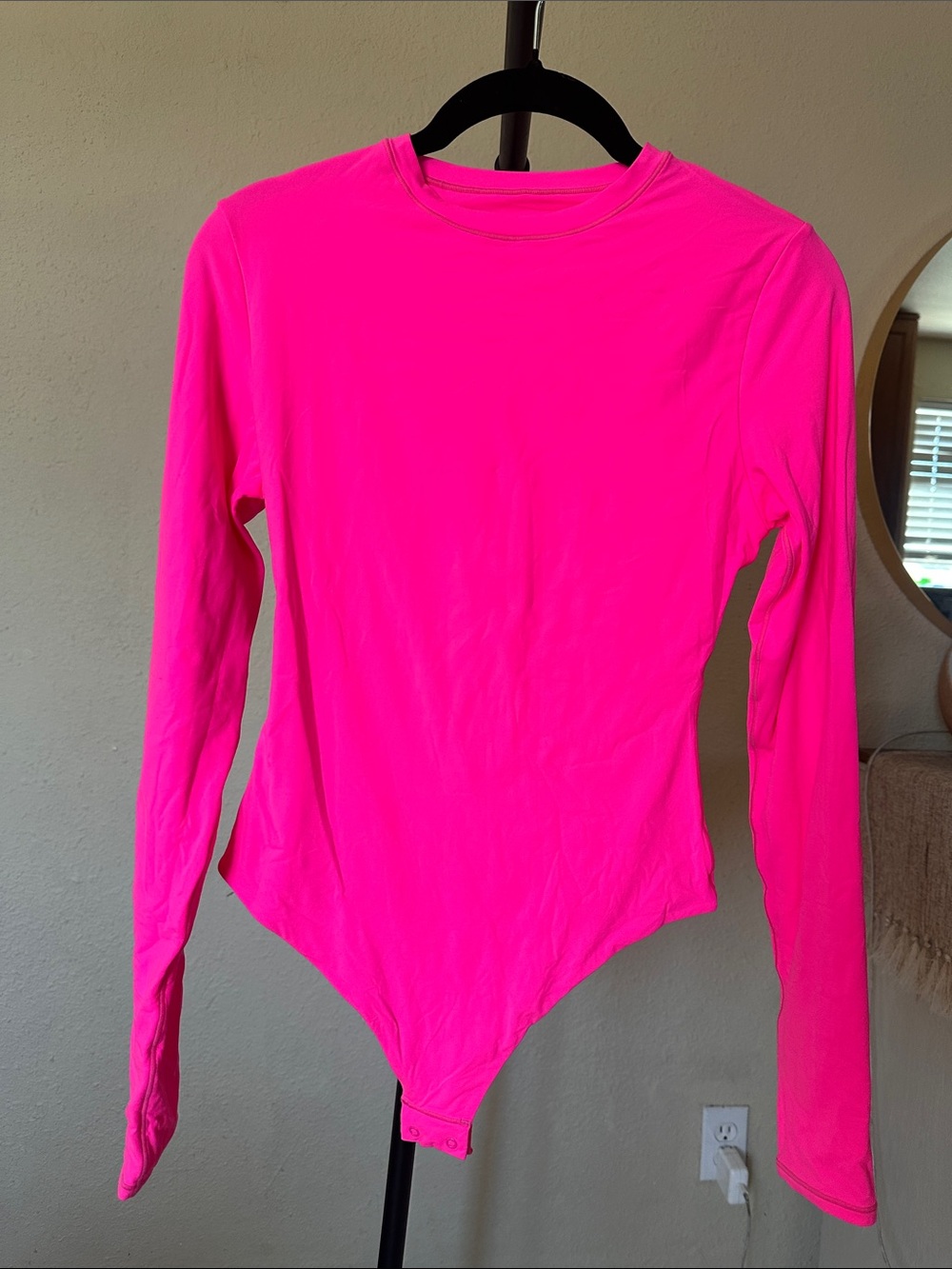 SKIMS Fits Everybody Long Sleeve Bodysuit Neon Pink Size M NWOT